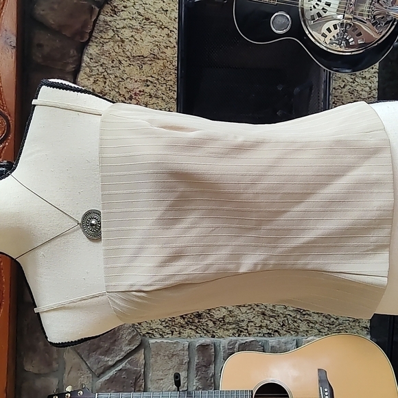 Ladies Top and Skirt Set - Picture 2 of 8